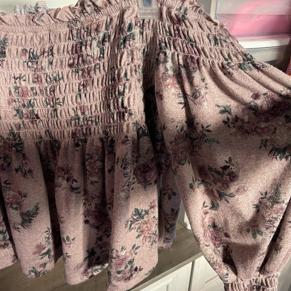 Xhilaration- Elastic Off the Shoulder Floral Top
